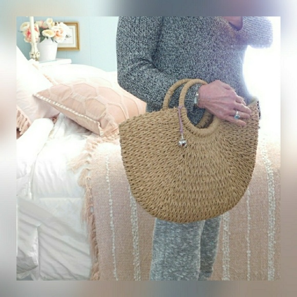 NEW - LARGE BOHO HEART LOCKET WOVEN RATTAN BAG - Picture 6 of 8